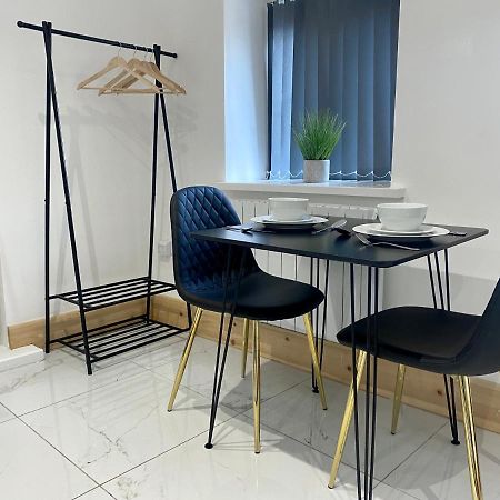 Stylish Studio Apartment In Centre Of סנט קלירס מראה חיצוני תמונה